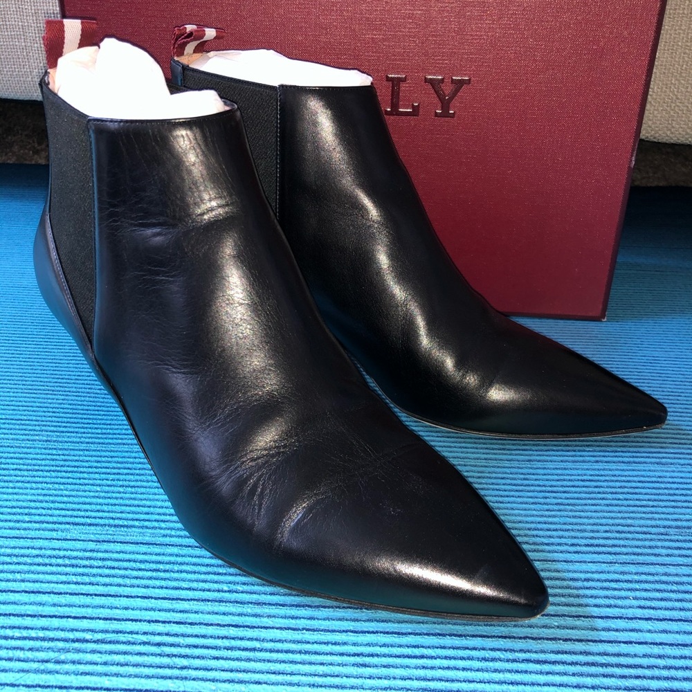 Bally Alanna Kitten Heel Bootie Black Leather 9